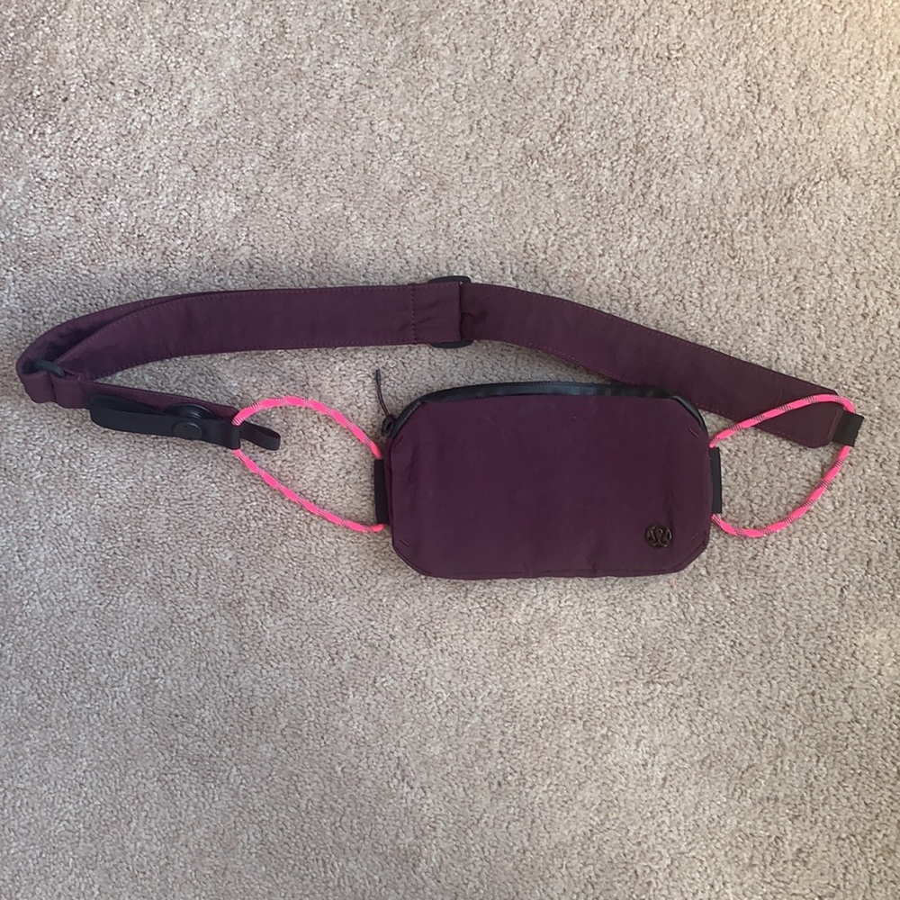 Lululemon Pop It Off Crossbody bag